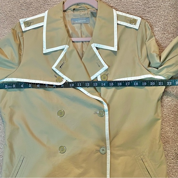 Liz Claiborne‎ Size Large Khaki With White Trim Lined Rain/Trench Jacket Buttons - Picture 9 of 14